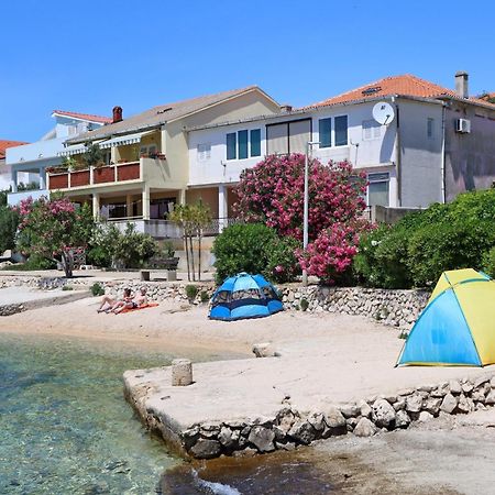 Apartments By The Sea Mandre, Pag - 3084 Kolan Eksteriør billede