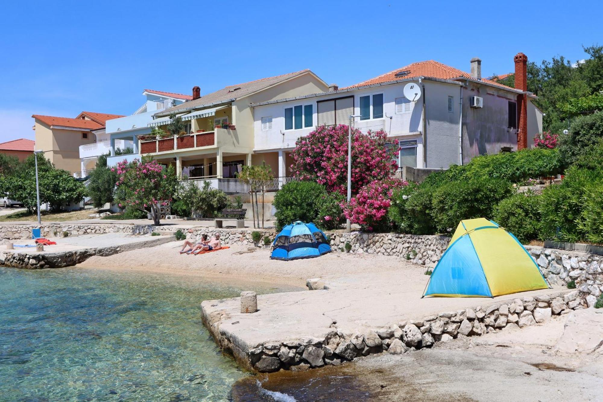Apartments By The Sea Mandre, Pag - 3084 Kolan Eksteriør billede
